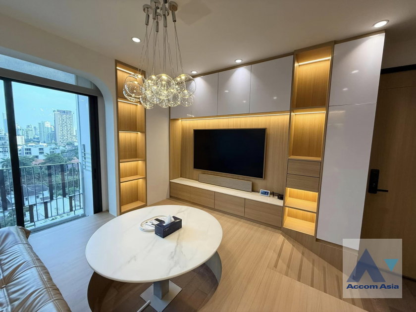 รูป 🔼🔽 AccomA 📩 Pet friendly 2 BR Condominium @Muniq Sukhumvit 23 (AA42275) - รูปที่ 2/10
