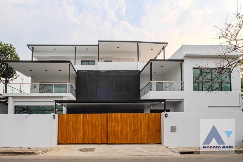 picture 🔼🔽 AccomA 📩  Minimal Modern Home in Black & White Tone (AA35535) - 6/20