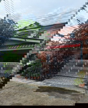 ให้เช่าทาวน์เฮ้าส์ 2 ชั้น 30 ตรว.(หลังมุม) ม.เคซี 5 คลองสามวา มี 4 ห้องนอน 2 ห้องน้ำ จอดรถได้ 4 คัน ซ.พระยาสุเรนทร์ 40