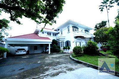 Houses for rent : 🔼🔽 AccomA 📩 Classic House in Serene Garden with Spacious Layout (AA36987)