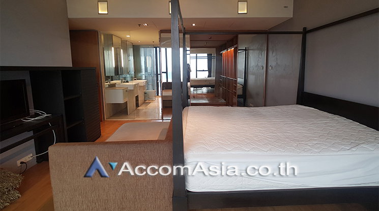 รูป 🔼🔽 AccomA 📩 Fully furnished condo with warm interior at The Met Sathorn (AA24527) - รูปที่ 8/14