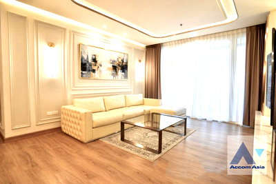 Condos for rent : 🔼🔽 AccomA 📩 Newly renovated 3 BR Condominium @Royal Saladaeng (AA45328)