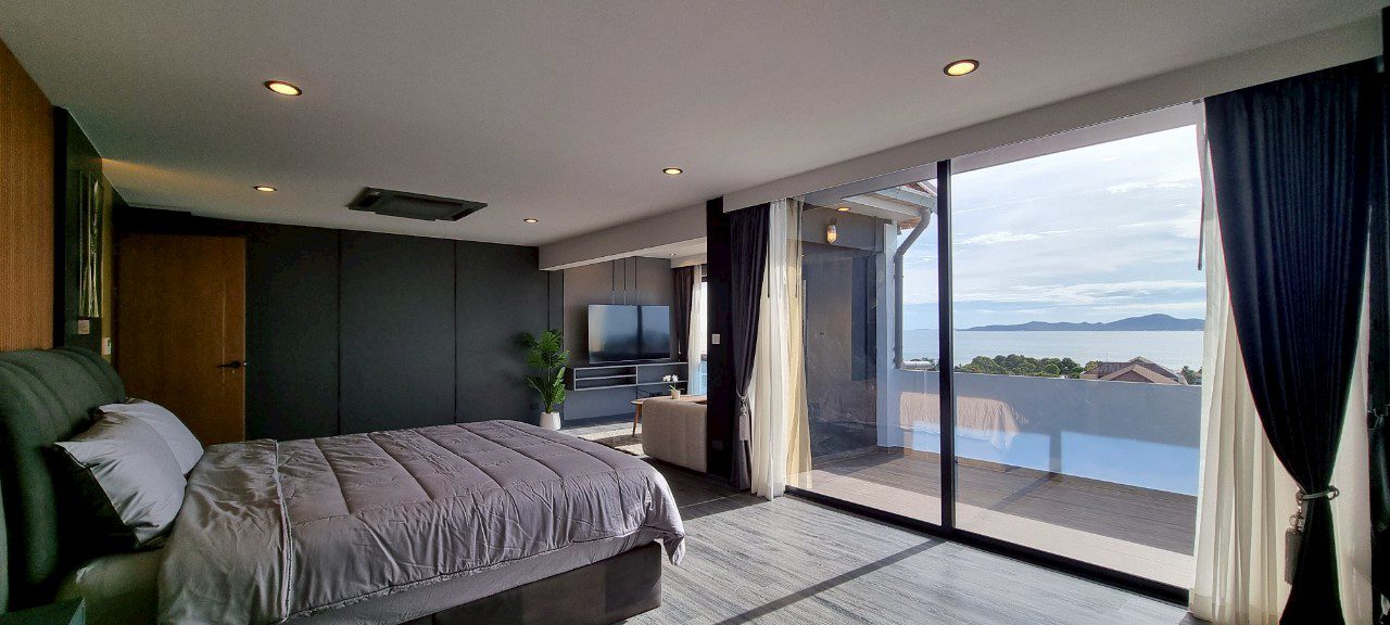 รูป Stunning Penthouse for Sale at Sombat Condoview Pattaya - รูปที่ 19/32