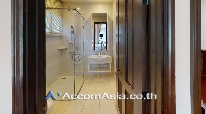 รูป 🔼🔽 AccomA 📩 Fully Furnished Luxury Home with Garden & Built-Ins (1811050) - รูปที่ 9/12
