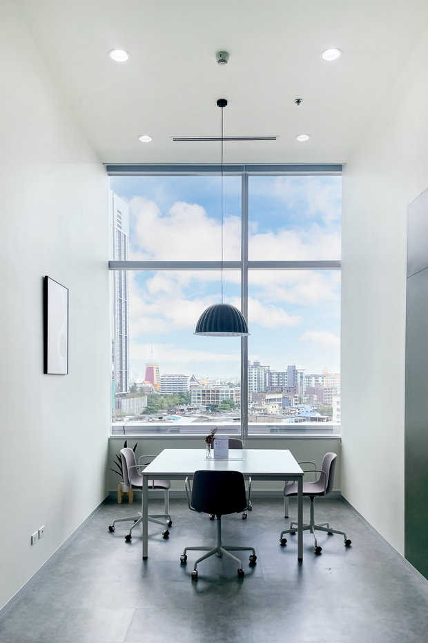 picture Fully serviced private office space for you and your team in Regus 66 Tower - 2/6