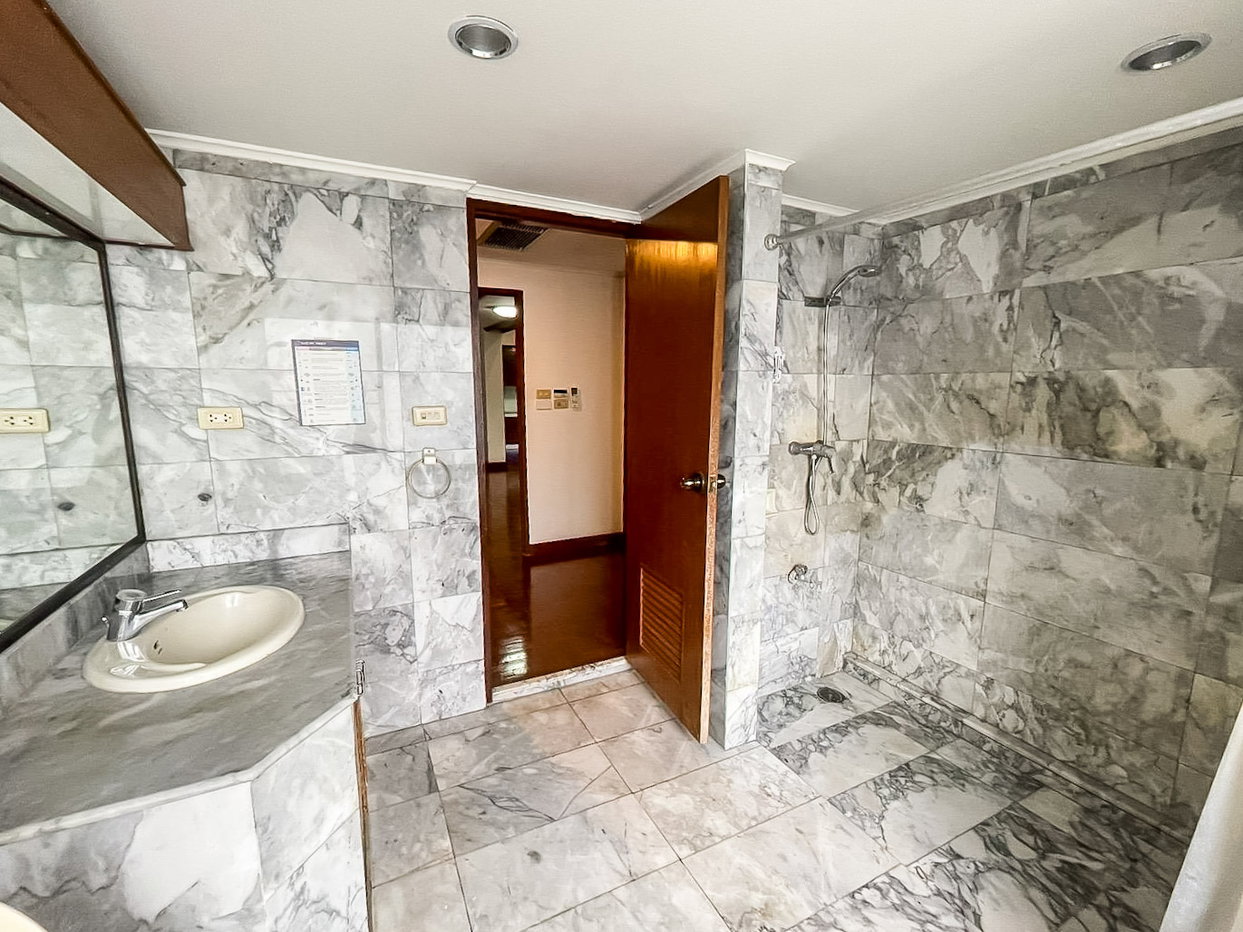 รูป Golf View Condo Home Spacious for Sale with Golf Course View - รูปที่ 8/9