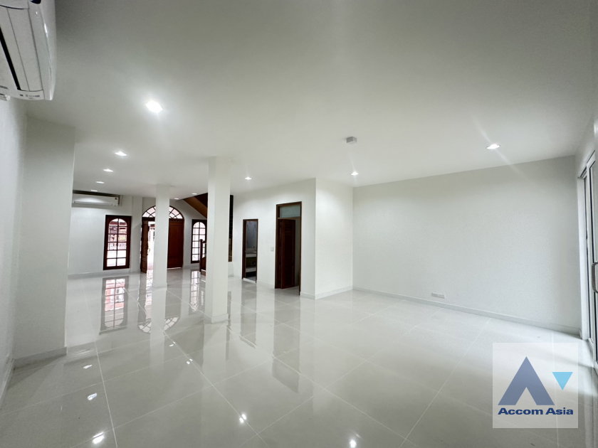รูป 🔼🔽 AccomA 📩 Home Office 4 BR Townhouse @Yenakart Residence (AA43570) - รูปที่ 3/20