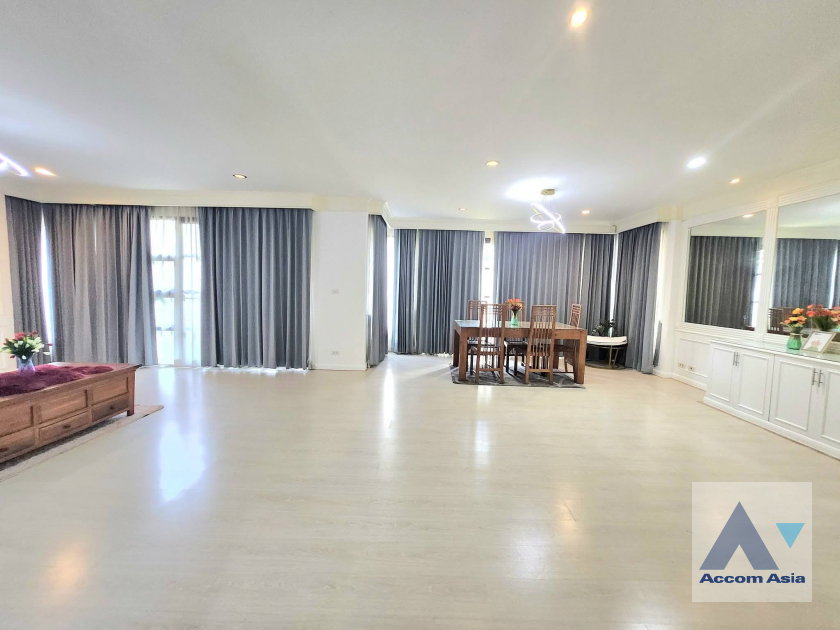 รูป 🔼🔽 AccomA 📩 Pet friendly,Partly Furnished,Huge Terrace 4 BR House @The Noble Ekkamai 22 (AA44829) - รูปที่ 4/9