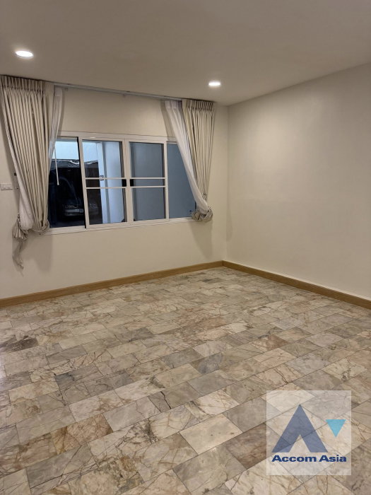 รูป 🔼🔽 AccomA 📩 Home Office 4 BR Townhouse in Yan Nawa (AA45870) - รูปที่ 20/20