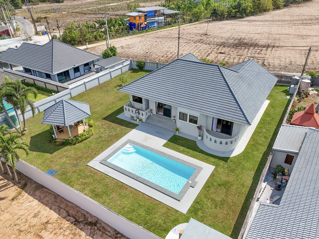 รูป Pool Villa for Sale Bang Saray Large Land Quiet Living - รูปที่ 1/23