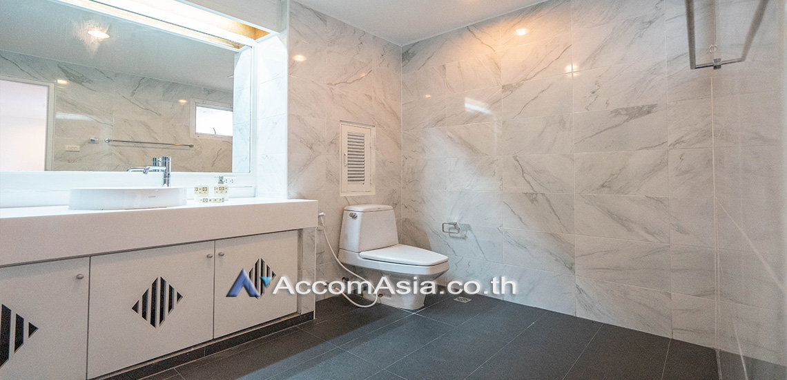 รูป 🔼🔽 AccomA 📩  Spacious house with light wood interiors and natural lighting in Sathorn (AA20501) - รูปที่ 16/19