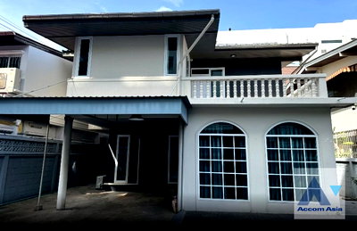 Houses for rent One Bangkok : 🔼🔽 AccomA 📩  4 BR House in Chong Nonsi (AA44719)