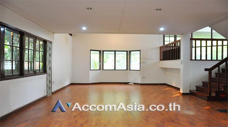 picture 🔼🔽 AccomA 📩 Home Office 3 BR House in Khlong Tan Nuea (AA13724) - 1/14