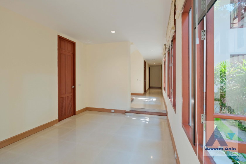 picture 🔼🔽 AccomA 📩 Home Office,Private Swimming Pool 4 BR House in Khlong Tan Nuea (66358) - 9/20