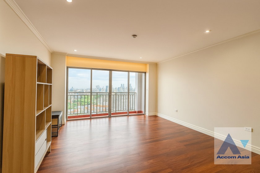 รูป 🔼🔽 AccomA 📩 Simple and airy condo with full-length windows in Sathorn (13002421) - รูปที่ 4/14
