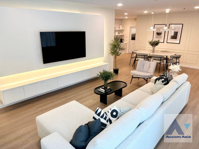 รูป 🔼🔽 AccomA 📩 Pet friendly 3 BR Condominium @Grand Langsuan (21237) - รูปที่ 1/11