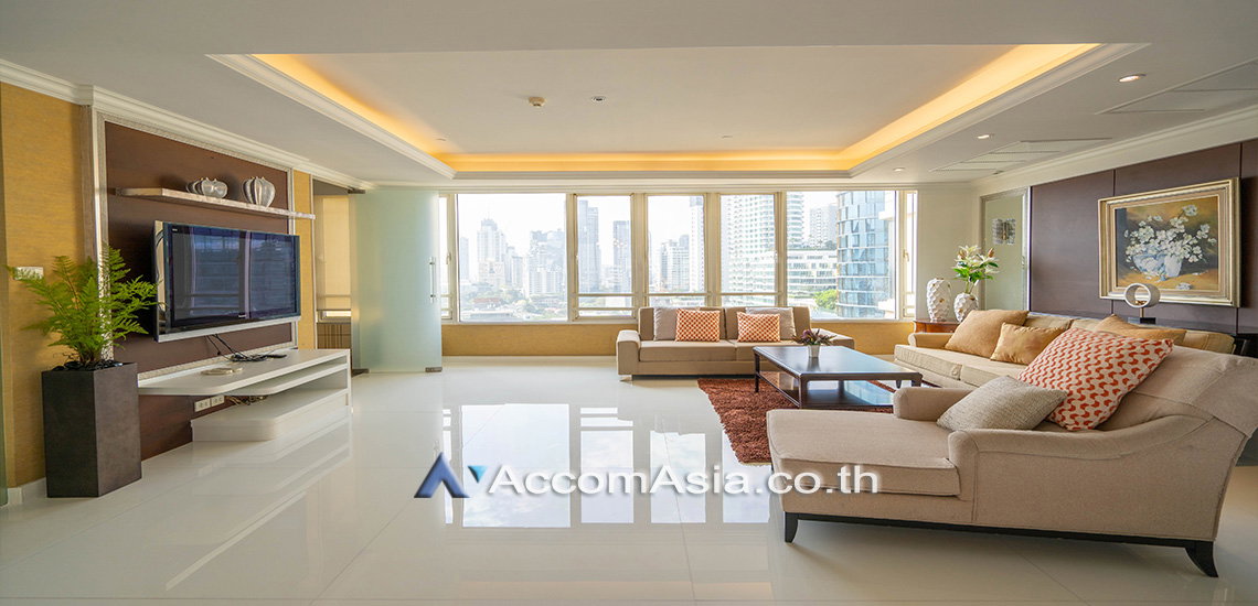 รูป 🔼🔽 AccomA 📩 Elegant wood-accented condo with indoor balcony and city view (1516481) - รูปที่ 2/15