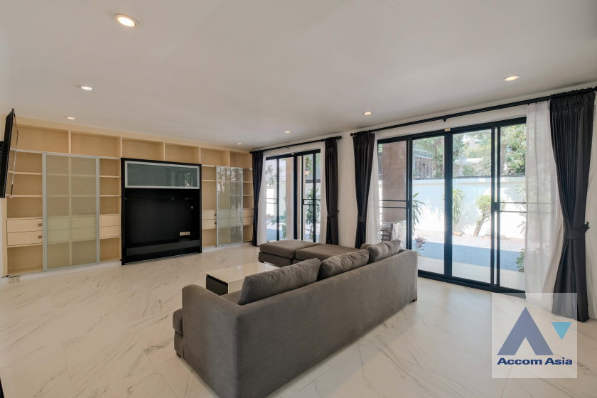 picture 🔼🔽 AccomA 📩 Garden,Private Swimming Pool 4 BR House in Khlong Tan Nuea (6002301) - 8/20