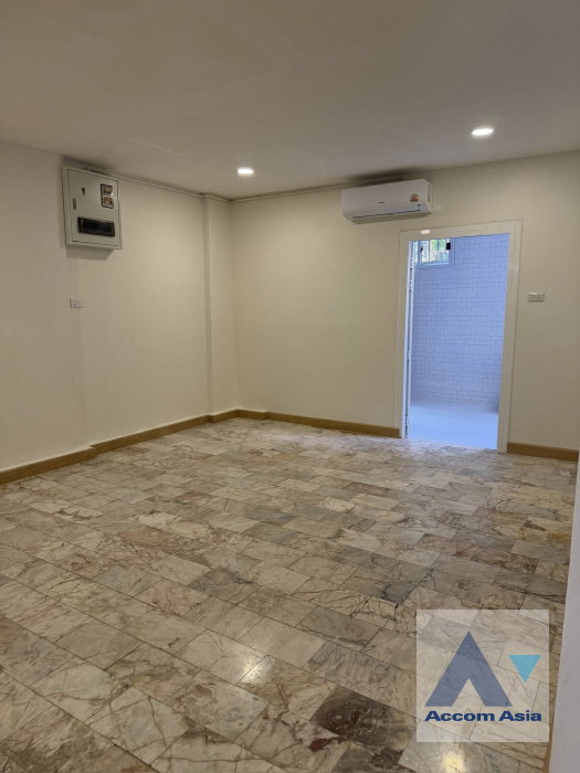 รูป 🔼🔽 AccomA 📩 Home Office 4 BR Townhouse in Yan Nawa (AA45870) - รูปที่ 3/20