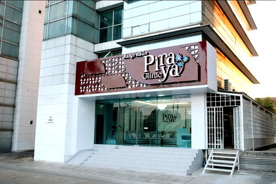 Apartment building for sale Nonthaburi : 🌿 **VS0017 🔥 🏥 Luxurious 7-story clinic in Muang Thong Thani, Bond Street.** 🚆 Near MRT Muang Thong Thani.