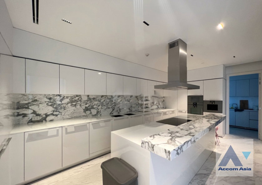 picture 🔼🔽 AccomA 📩  4 BR Condominium @Four Seasons Private Residences (AA37437) - 3/16