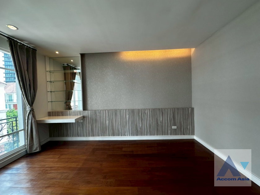 รูป 🔼🔽 AccomA 📩  Elegant home with warm minimalist interiors in Baan Klang Krung Thonglor (AA20983) - รูปที่ 13/20