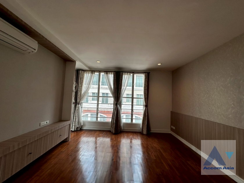 รูป 🔼🔽 AccomA 📩  Elegant home with warm minimalist interiors in Baan Klang Krung Thonglor (AA20983) - รูปที่ 11/20