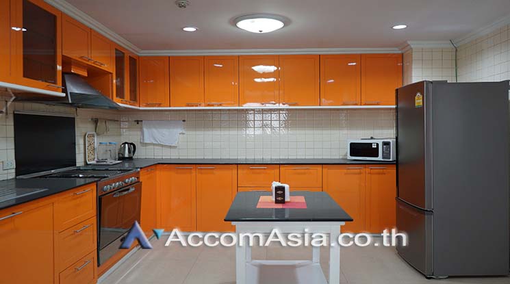 รูป 🔼🔽 AccomA 📩 Huge 4 bedrooms unit at Inter condominium with spacious balcony 9 mins to Nana BTS - รูปที่ 8/16