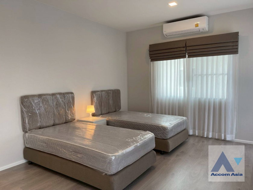 รูป 🔼🔽 AccomA 📩  Modern house with soft interior and greenery view in Pattanakarn (AA43473) - รูปที่ 11/15