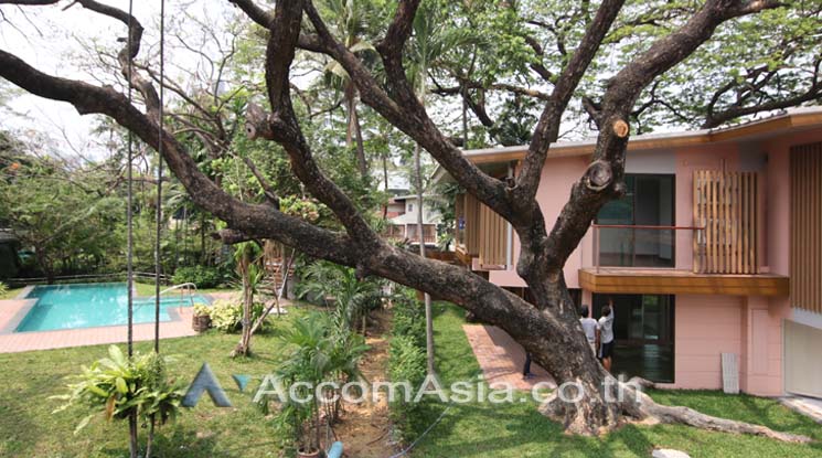 picture 🔼🔽 AccomA 📩  Nature-inspired home in lush compound with pool and family space (5005703) - 1/16