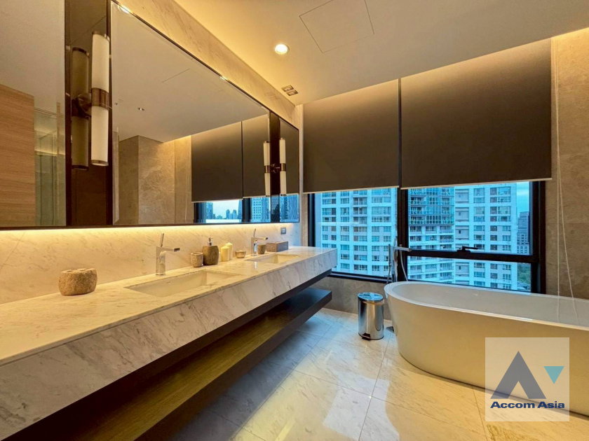 รูป 🔼🔽 AccomA 📩  2 BR Condominium @Sindhorn Residence (AA45451) - รูปที่ 14/15