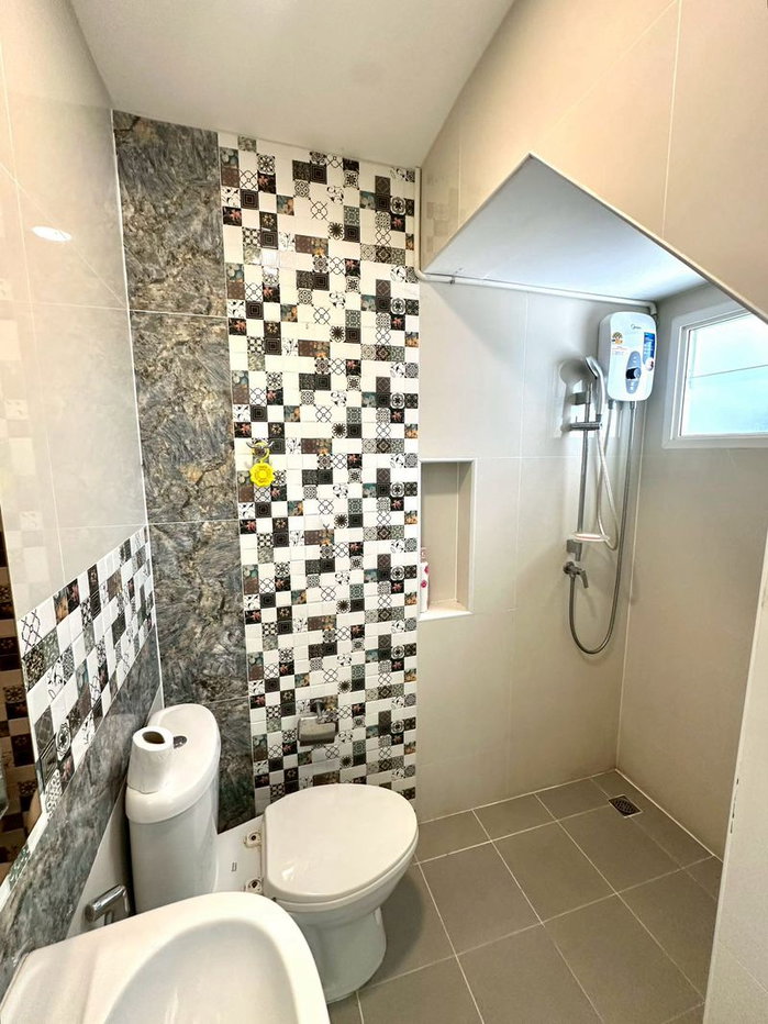 รูป 4 Bedroom Townhouse for Sale in East Pattaya - รูปที่ 17/19