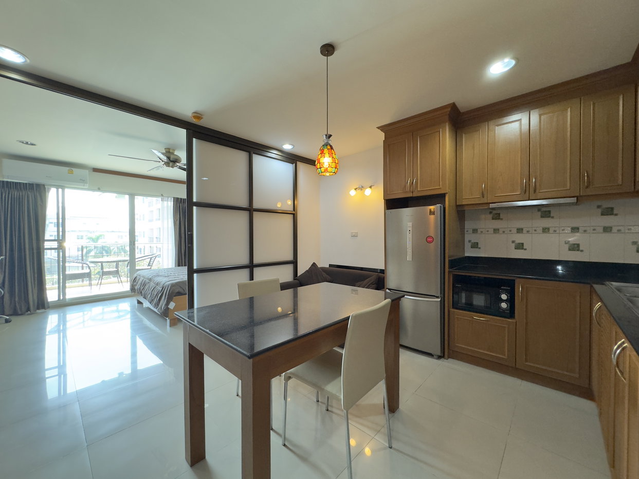 รูป 1 Bedroom Condo for Rent at Platinum Suites in Thepprasit Pattaya - รูปที่ 1/16