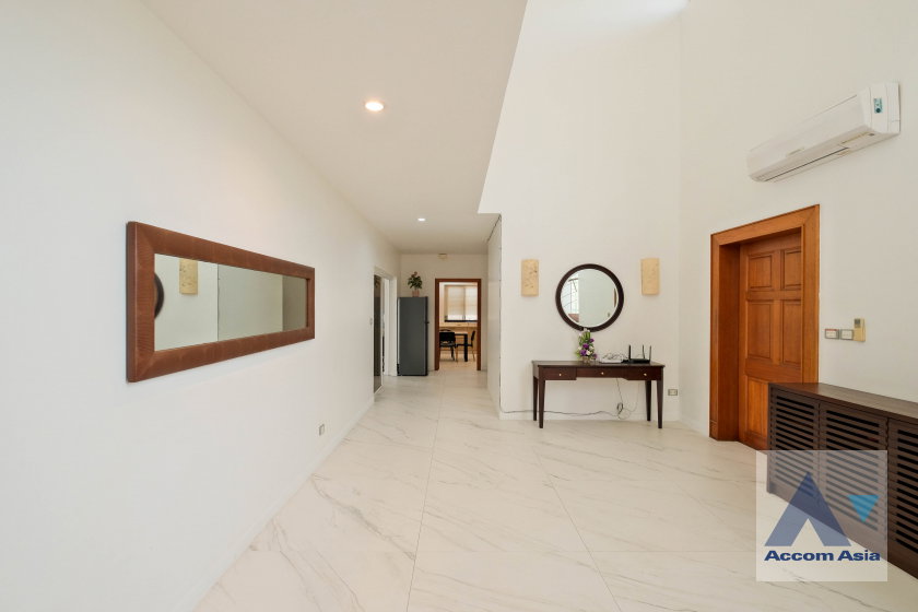 picture 🔼🔽 AccomA 📩 Pet friendly,Private Swimming Pool 4 BR House in Phra Khanong Nuea (AA18616) - 8/20