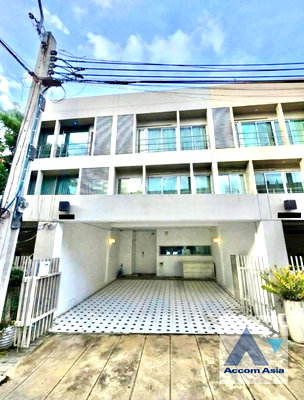 Townhouses for rent Ramnueng Pier : 🔼🔽 AccomA 📩  3 BR Townhouse @Noble Cube (AA45134)