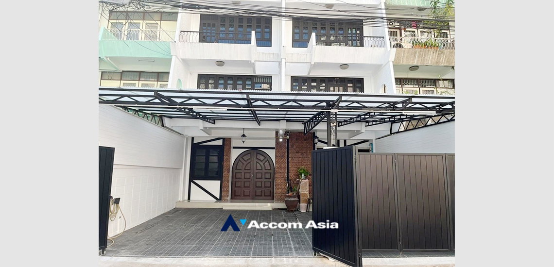 รูป 🔼🔽 AccomA 📩 Classic house with wood interior and spiral staircase in Sathorn (AA34027) - รูปที่ 8/8