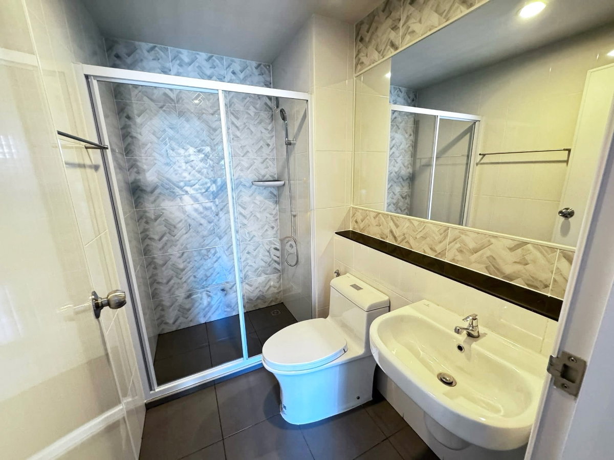 รูป  Regent Home Wutthakat – High Floor, Stunning View 🏙️  พร้อมอยู่ !! ปล่อยเช่าห้องที่สวยที่สุดในโครงการ ตึก A  - รูปที่ 7/9