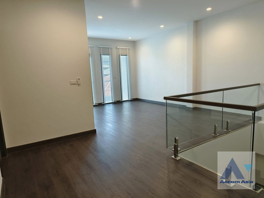 picture 🔼🔽 AccomA 📩 New Modern Home with Private Pool and Spacious Garden (AA35280) - 14/20