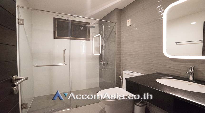 picture 🔼🔽 AccomA 📩 Home Office 4 BR Townhouse in Khlong Tan Nuea (AA27813) - 20/20
