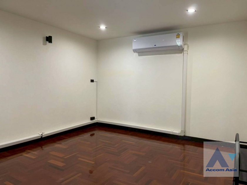 รูป 🔼🔽 AccomA 📩 Pet friendly 3 BR Townhouse in Yan Nawa (AA45264) - รูปที่ 14/20