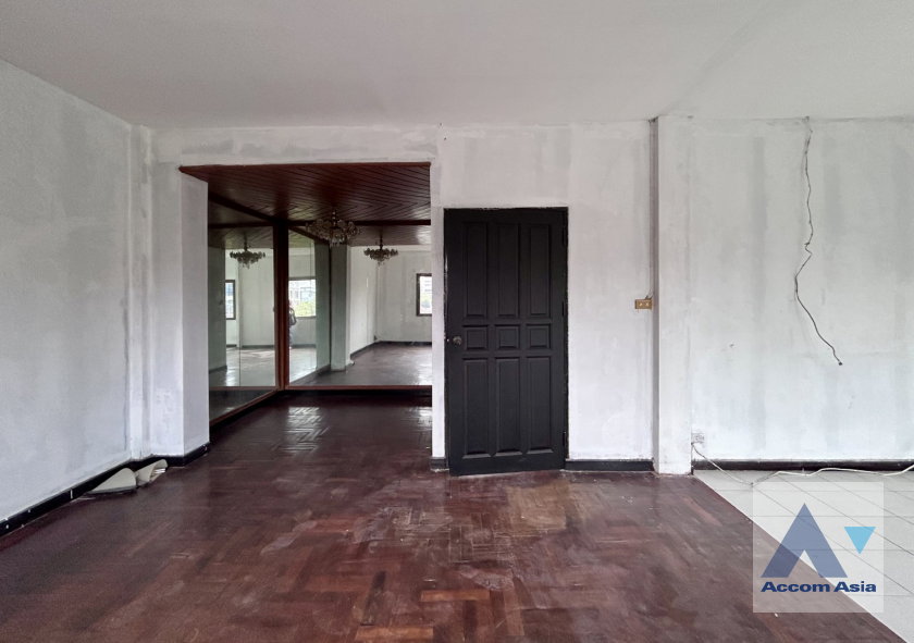 picture 🔼🔽 AccomA 📩 Home Office 5 BR Townhouse in Khlong Tan Nuea (AA45071) - 3/20