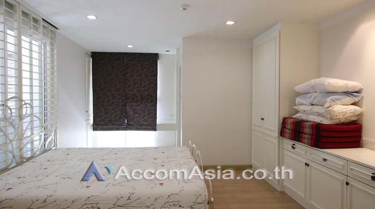 picture 🔼🔽 AccomA 📩 Bright condo with charming wood finishes at Tristan Condominium (AA14639) - 8/12