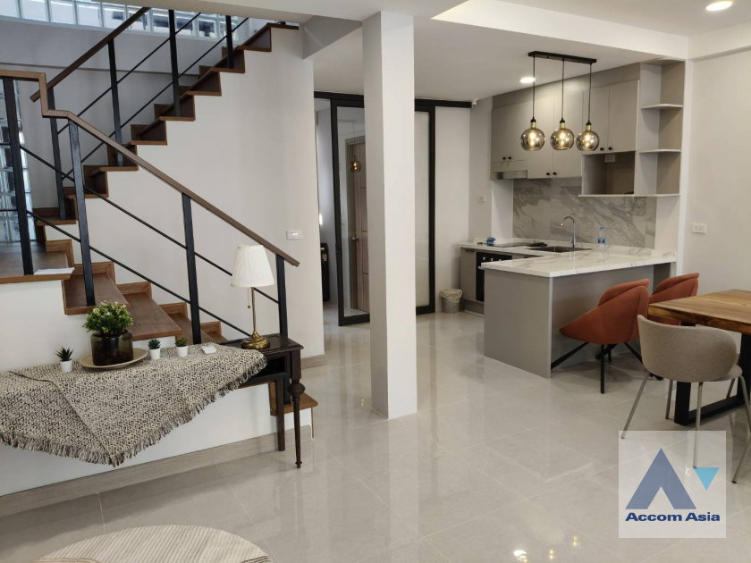 รูป 🔼🔽 AccomA 📩 Elegant townhouse with natural light and modern layout (AA42421) - รูปที่ 5/20