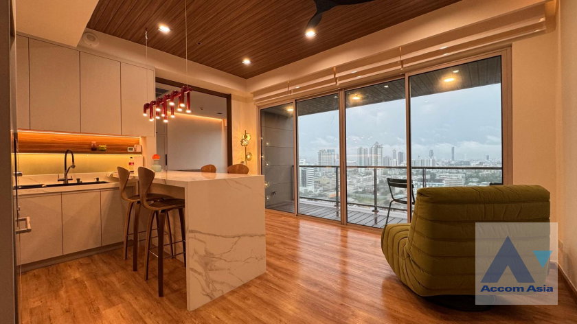 รูป 🔼🔽 AccomA 📩 Top floor,Newly renovated 2 BR Condominium @The Lofts Yennakart (AA45371) - รูปที่ 1/12
