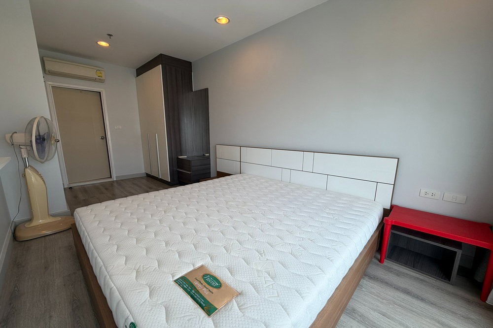 รูป  เช่าด่วน ! Centric Sathorn -St.Louis, 1 นอน, 1 น้ำ, วิวเมือง, ชั้นสูง 11+, ห้องหายาก, ครัวปิด ! Code C20240200442 แต่งครบ, พร้อมเข้าอยู่ - รูปที่ 15/19