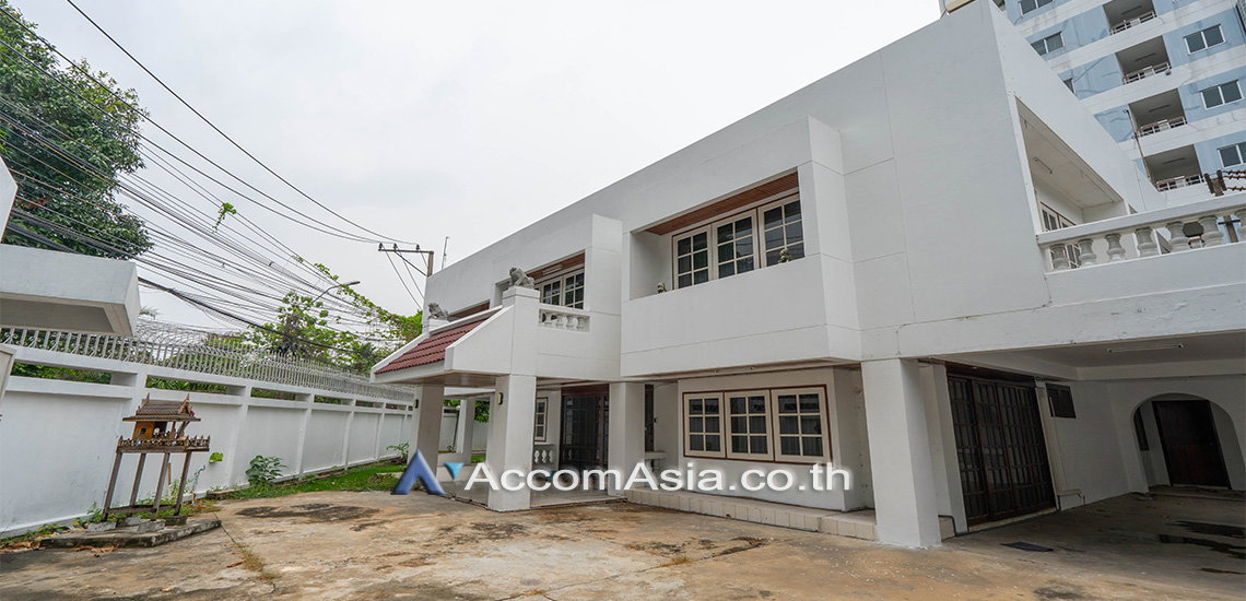 รูป 🔼🔽 AccomA 📩 Home Office 3 BR House in Khlong Toei Nuea (AA24422) - รูปที่ 1/18