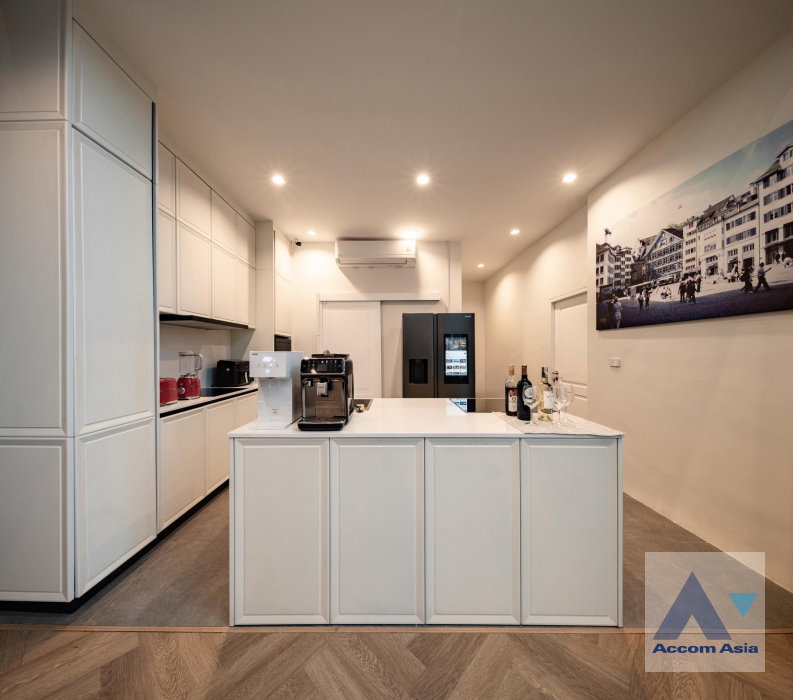 รูป 🔼🔽 AccomA 📩 Double High Ceiling,Newly renovated,Private Swimming Pool 3 BR House in Wang Thonglang (AA44953) - รูปที่ 16/20