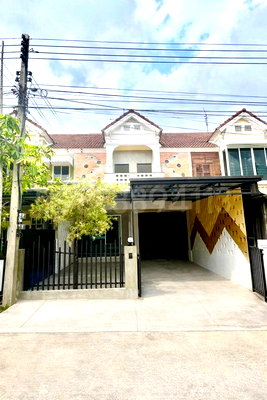 ทาวน์โฮม ลำลูกกา คลองสี่ : ขายทาวน์เฮ้าส์ 2 ชั้น มบ.ปิยวรารมย์ คลอง 4 เนื้อที่ 24 ตรว 3นอน 2น้ำ หันหน้าทิศตะวันออก เดินทางสะดวก เข้าเมืองได้หลายเส้นทาง