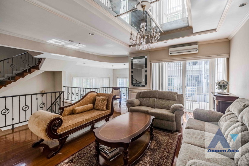 รูป 🔼🔽 AccomA 📩 Spacious 4-Bedroom Townhouse for Rent in Charming Riverside Compound (AA33524) - รูปที่ 4/20