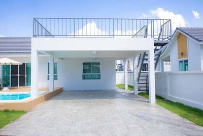 รูป ให้เช่า พูลวิลล่า หนองแก๋ว ย่านหางดง ใกล้กาดฝรั่ง ,ตลาดหางดง สระว่ายน้ำส่วนตัวหน้าบ้าน *** บ้านน้ำไม่ท่วมนะคะ*** - รูปที่ 2/8